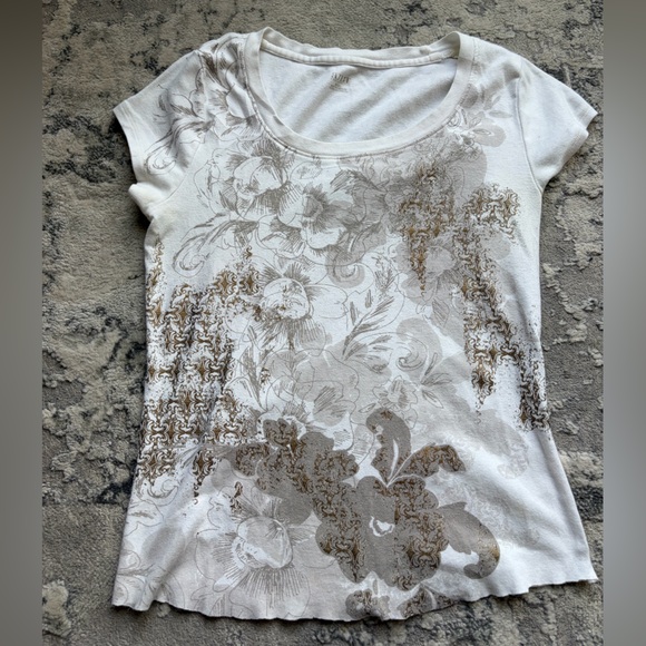 a.n.a Tops - a.n.a White Tee with Beige Floral Detail
